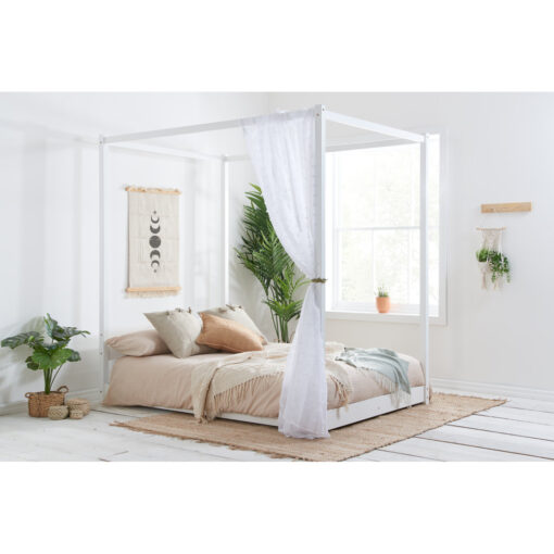 Avondre Canopy Bed